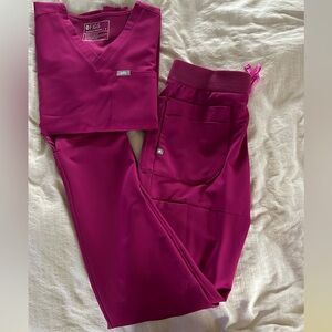 Figs dark magenta scrub set